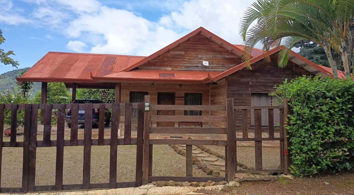 Se Vende Casa Rural de 5 Habitaciones en La Ese de Páramo con Amplio Lote y Clima de Montaña, Zona Sur, Costa Rica — Photo 5